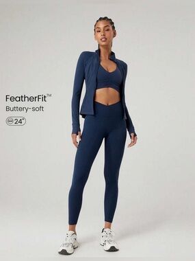 FeatherFit™ Crossover Yoga Pilates
Leggings Buttery Soft - Navy Blue
